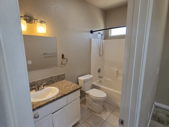 8173 Viburnum Ave, California City, CA 93505