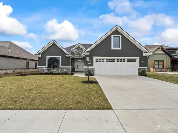 706 Quartz Ln, Tipp City, OH 45371