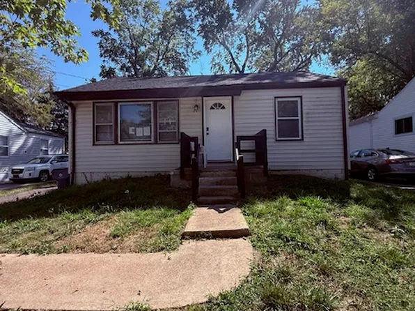 24 Vierling Dr, Saint Louis, MO 63135