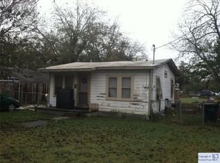 809 4th St, Seguin, TX 78155