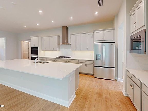 4th image of 348 SIR BARTON Drive