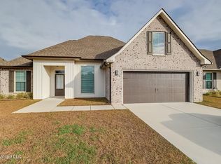 3742 Victor Ln, Diberville, MS 39540