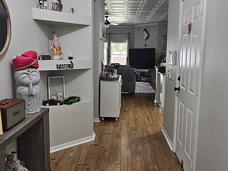 2910 Lochcarron Dr — Photo 3