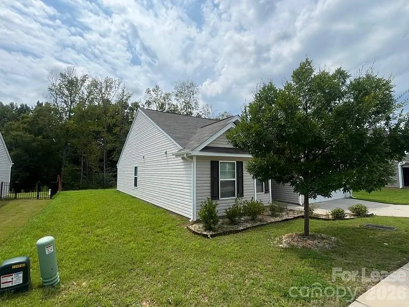 3 bed, 2.0 bath, 1506 sqft, $1,800 — Photo 1
