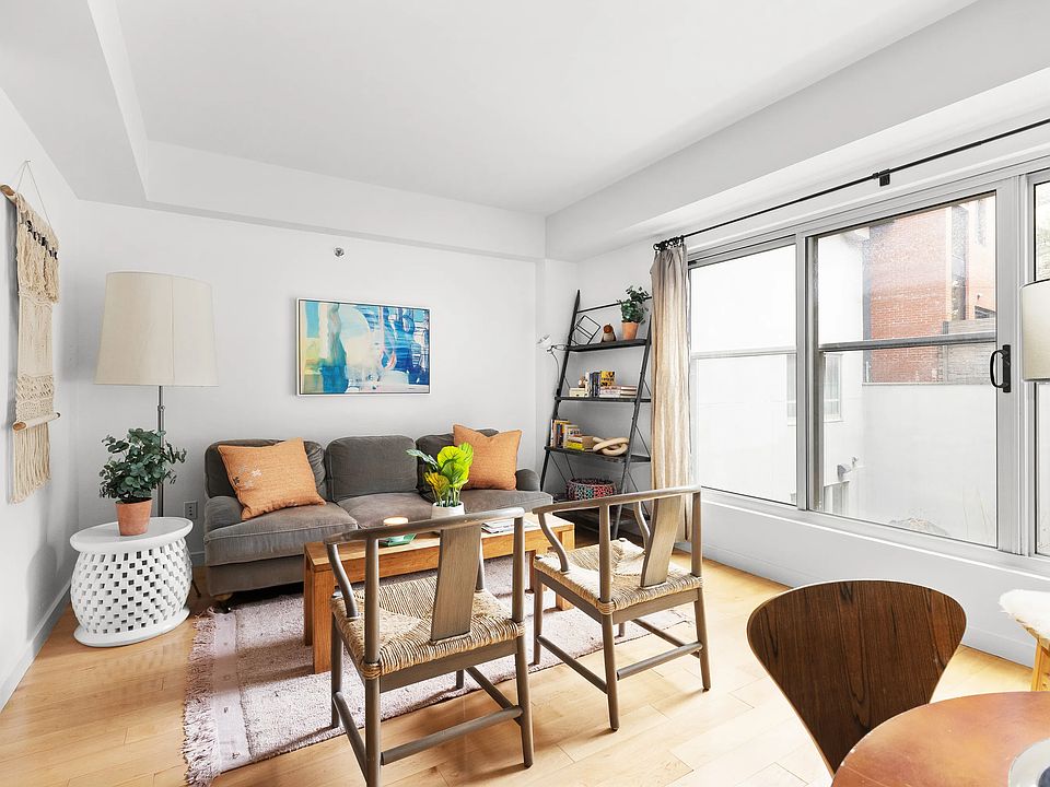 1st image of 560 Carroll St APT 1A