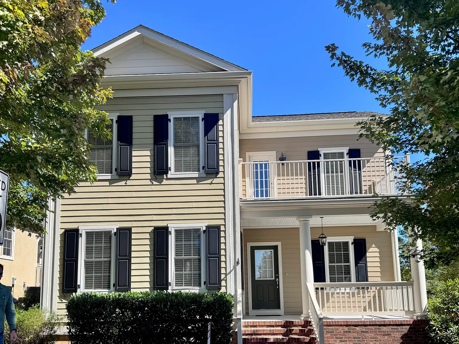 3 bed, 2.5 bath, 1905 sqft, $3,750 — Photo 1
