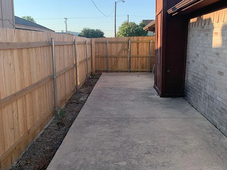 719 Bluebonnet Dr — Photo 9