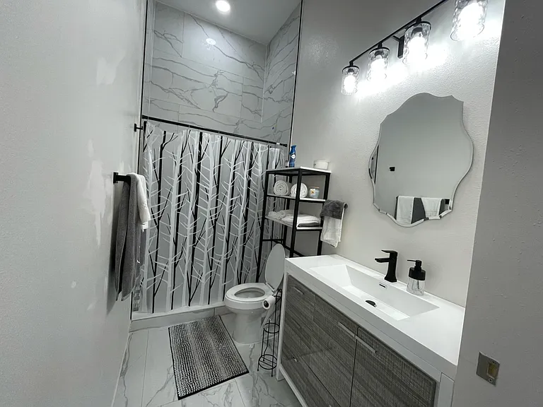 Full Guest bathroom