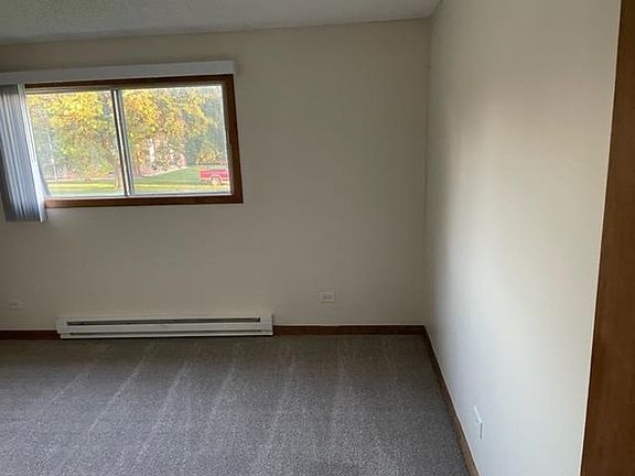 5th image of 536 Parkview Ln APT 6