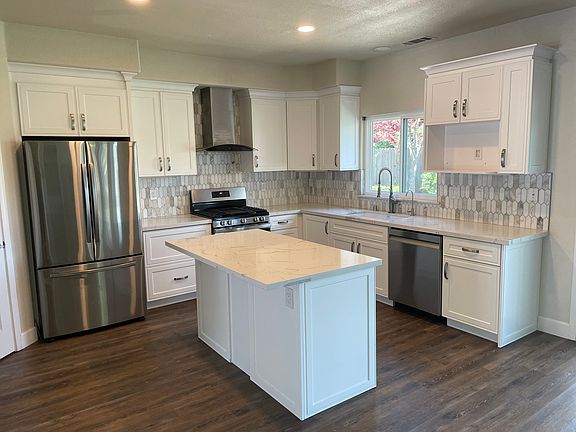 2nd image of 971 Pearwood Cir