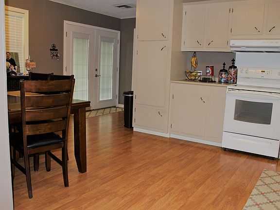 4th image of 2307 N Bayou Dr