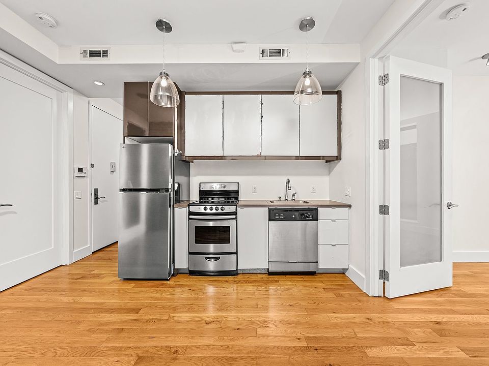 1st image of 193 Bedford Ave #4I
