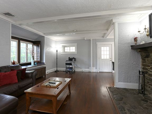 3rd image of 44 Shelley Ave