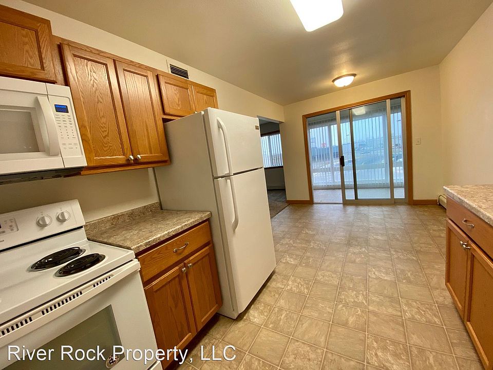 1st image of 820 24th Ave S APT 16