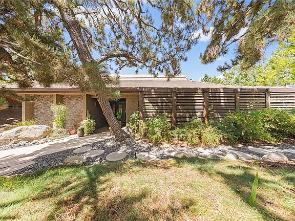 3rd image of 2275 N La Paz Dr