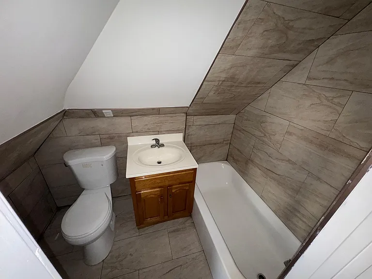 921 S 17th St #3F — Photo 3