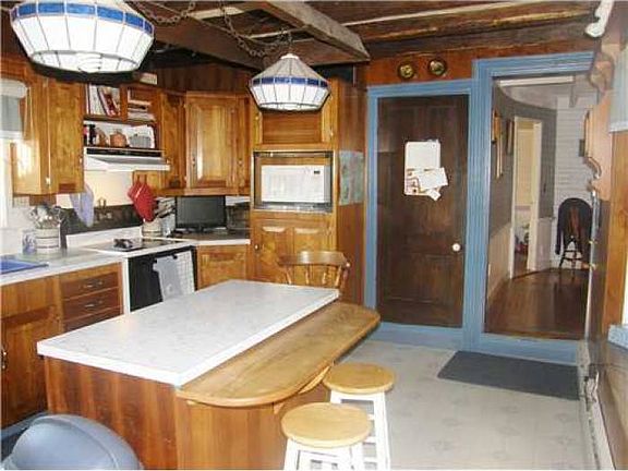 Plenty of cabinets