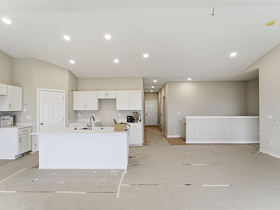 5th image of 403 Varley Ln