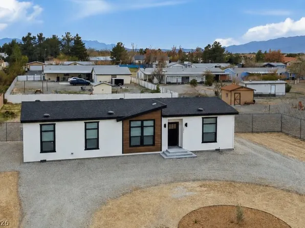 5621 E Saddletree Rd, Pahrump, NV 89061