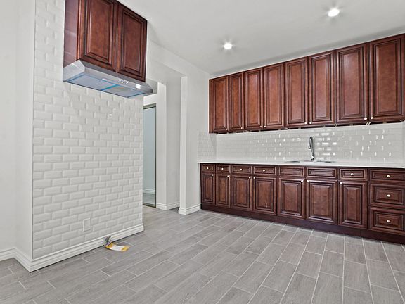 2nd image of 758 E 50th St APT 1