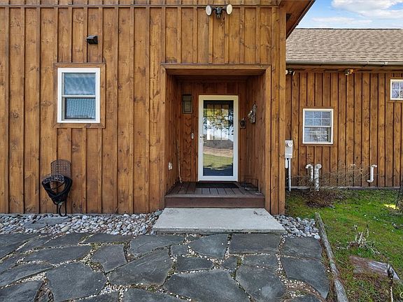 3rd image of 5715 E Lake Rd