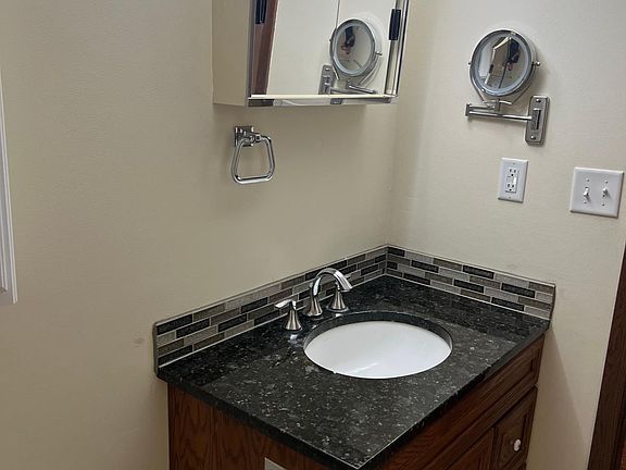 5th image of 3-1900 S 13th St #3