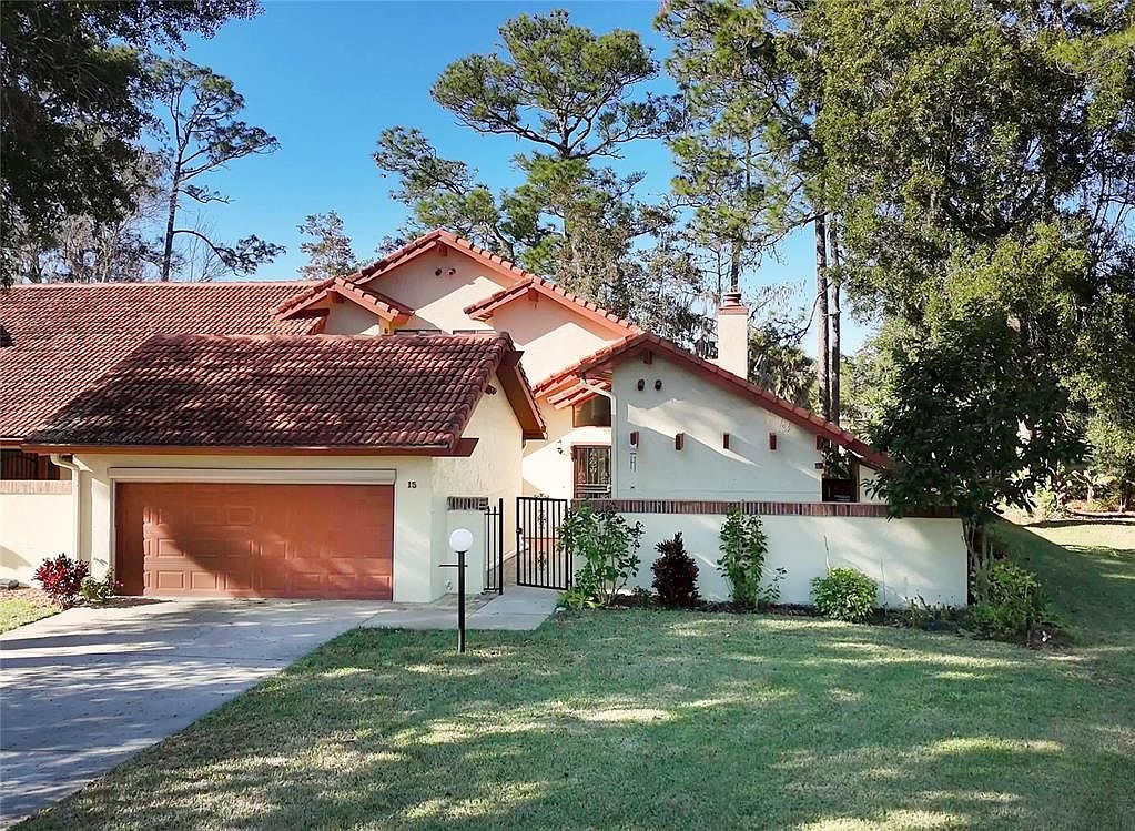 15 Village Cir #15