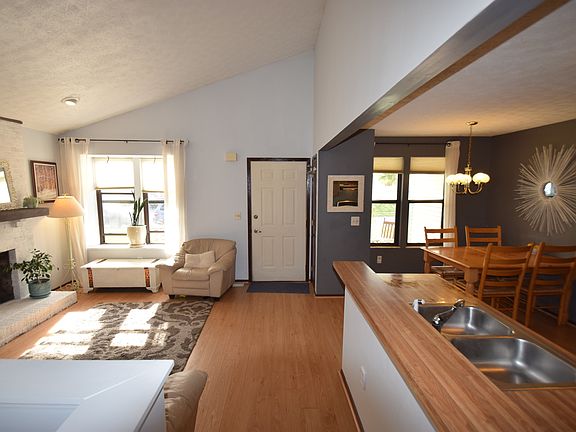 3rd image of 2120 Jeffey Dr