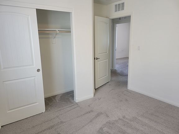 3rd image of 8056 Kings Guard St