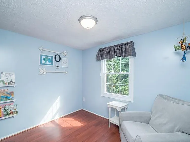 1746 Springfield Ln — Photo 24