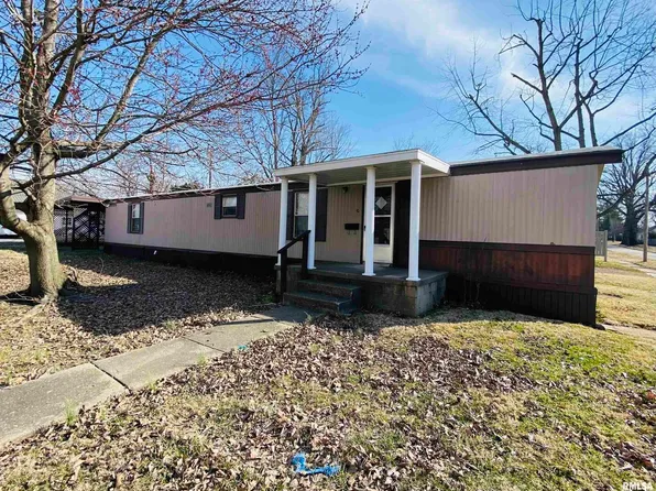 832 Dewey St, Eldorado, IL 62930