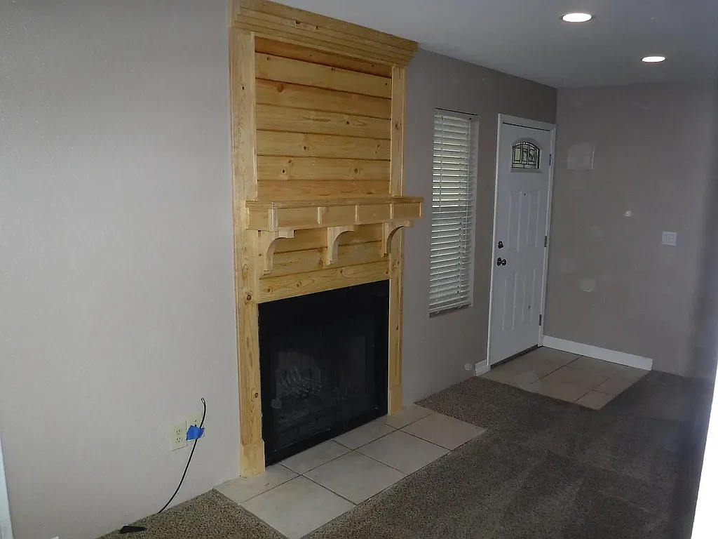2 bed, 1000 sqft, $2,225 — Photo 2