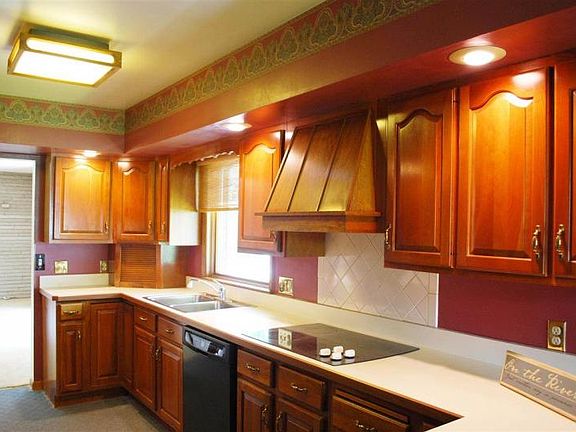 2nd image of 55897 Riverdale Dr