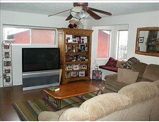 4th image of 928 Anita Ave