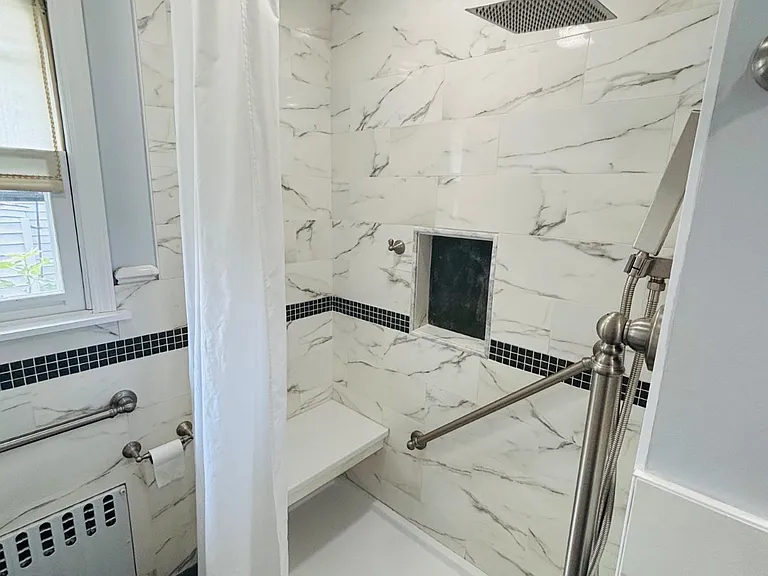 45 Nassau Ave — Photo 10