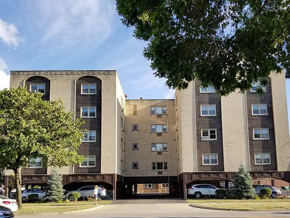 2nd image of 8245 Belmont Ave APT 4C