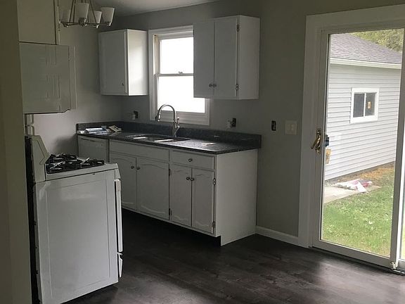 2nd image of 2023 Woodland Dr