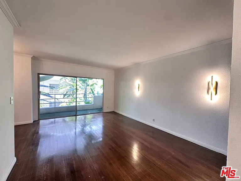 1131 Alta Loma Rd #208 — Photo 4