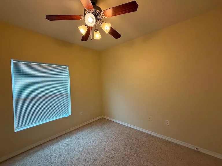 1529 Bentley Cir — Photo 19