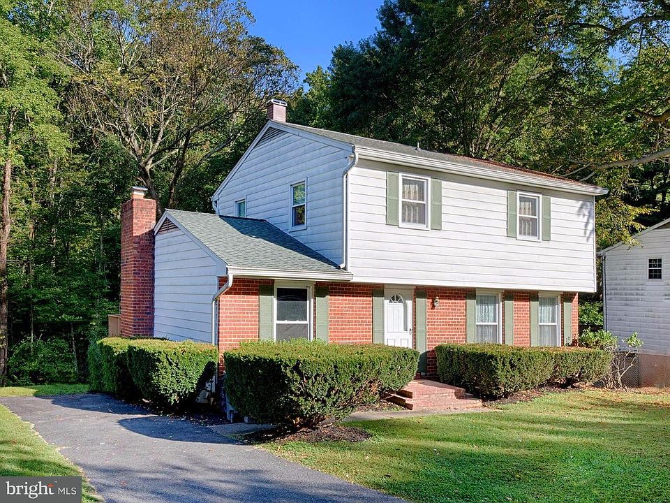 1st image of 1623 Honeysuckle Dr