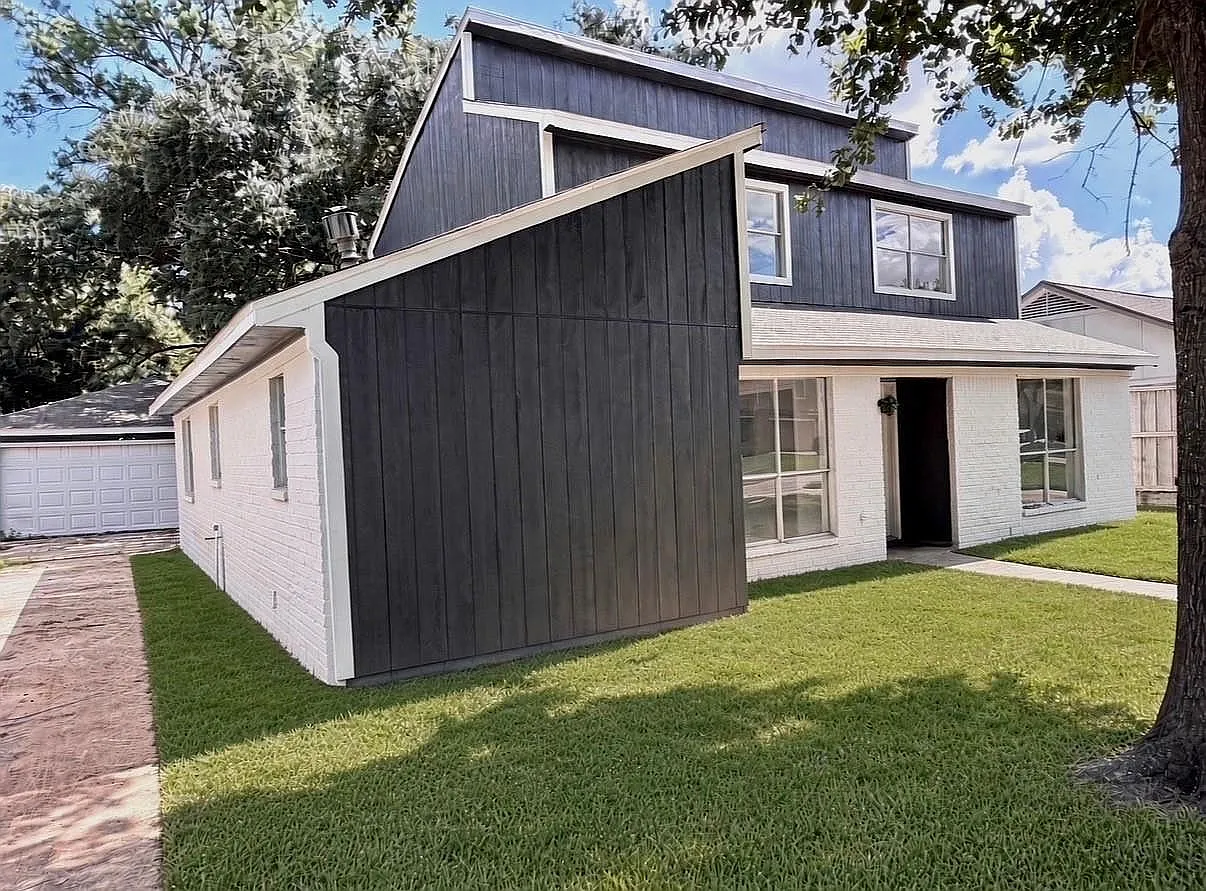Updated 4-Bed Home, Big Backyard, 2-Car Garage, Minutes from Hardy Toll Rd — Photo 3