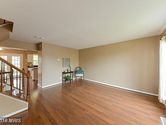 5th image of 207 Aston Ct