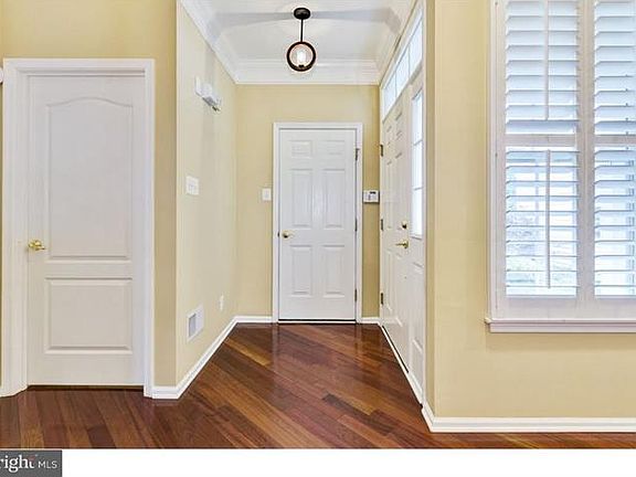 2nd image of 34 Crows Nest Ct