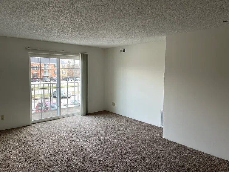 Lees Crossing Apartments — Photo 19