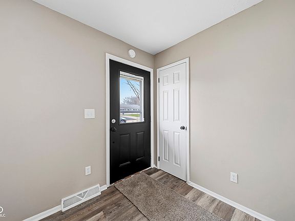5th image of 1819 W Fairlawn Way