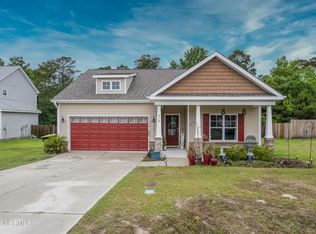 418 Peppermint Dr, Hubert, NC 28539
