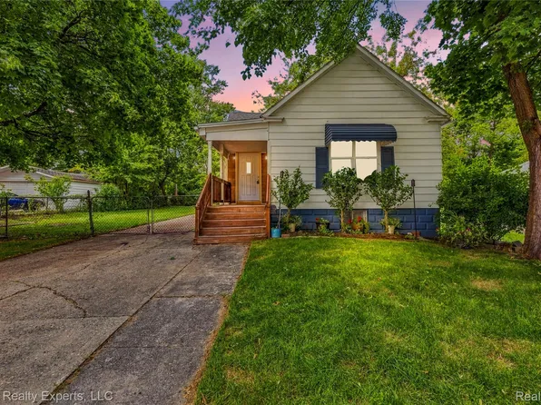22 Meadle St, Mount Clemens, MI 48043