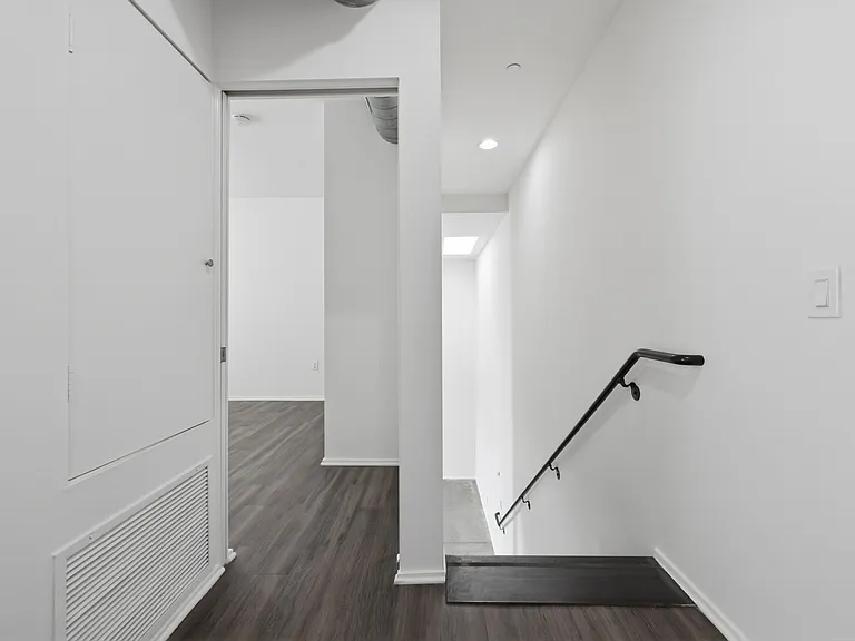 1737 Chalmers St #106E — Photo 16