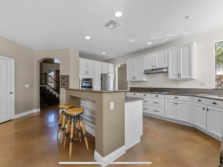 701 Rolling Green Dr — Photo 41