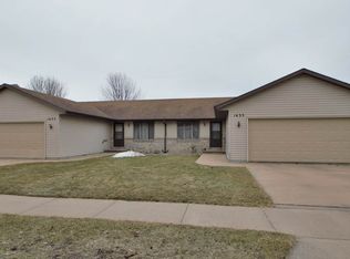 1433 Washington St, Little Chute, WI 54140